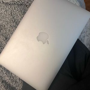MacBook Air 11 inch (early 2015)
